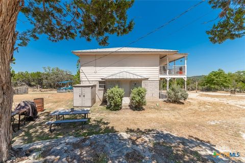 A home in Bandera