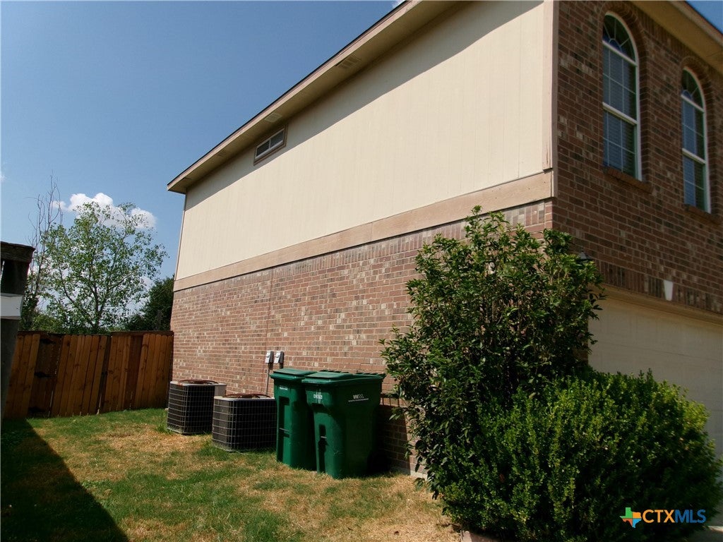 116 W Iowa Drive