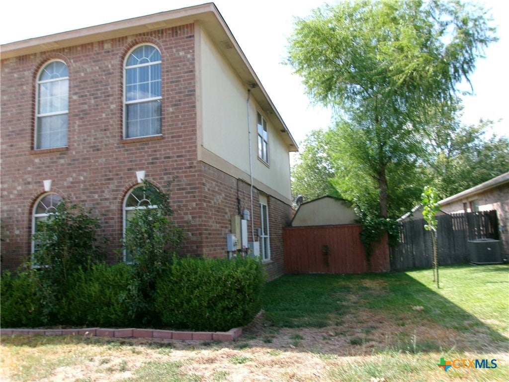 116 W Iowa Drive