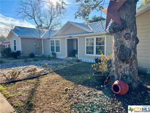 402 Dunn Street Yoakum TX 77995