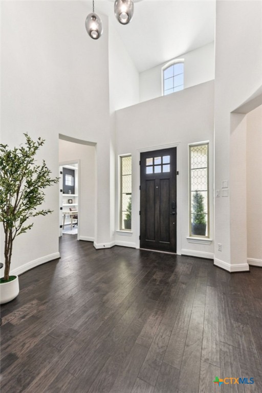 1104 Scenic Oaks Drive