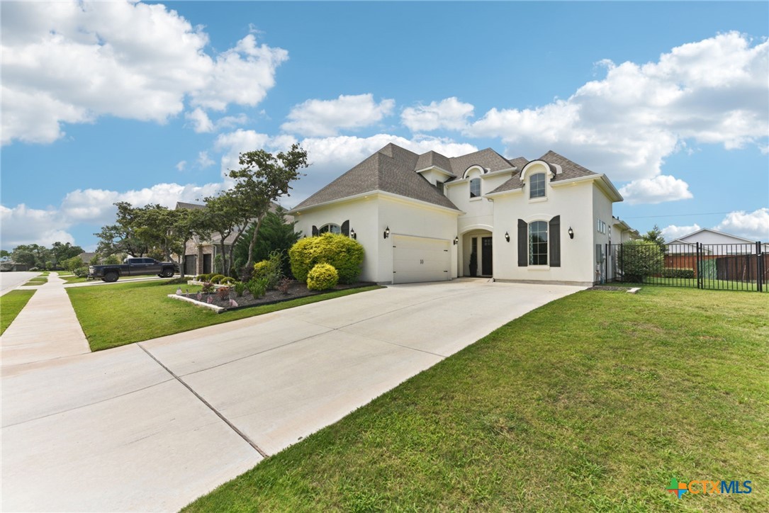 1104 Scenic Oaks Drive