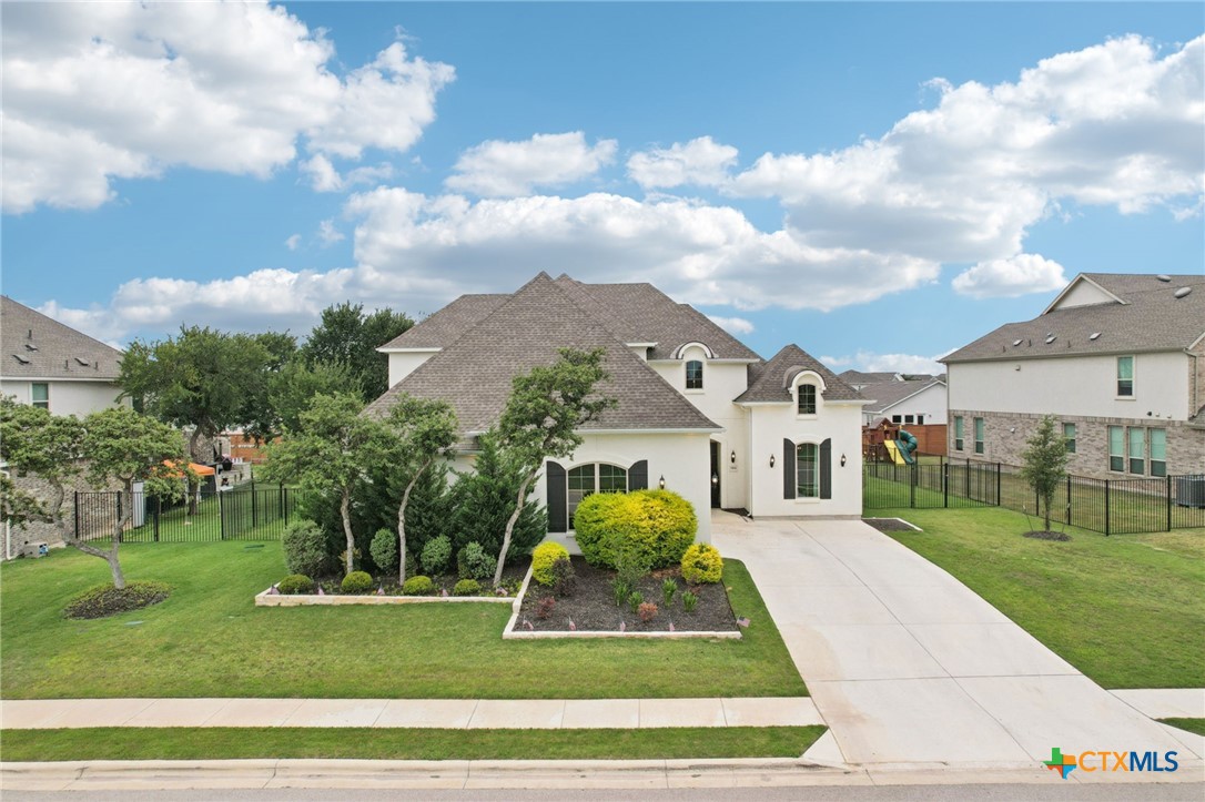 1104 Scenic Oaks Drive