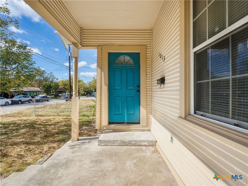 Photo of 1013 Sacramento, San Antonio, TX 78201 (MLS # 597861)