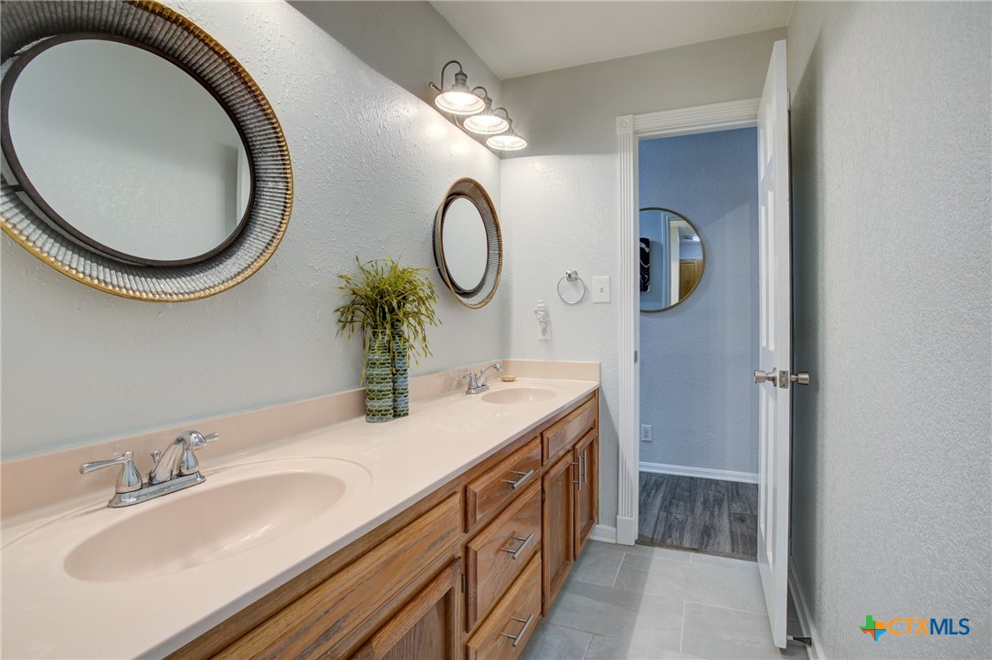 New Braunfels, Texas 78130, United States, 4 Bedrooms Bedrooms, ,3 BathroomsBathrooms,Residential,Active,105611