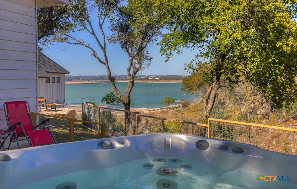 Photo of 901 Glenn Drive, Canyon Lake, TX 78133 (MLS # 604787)