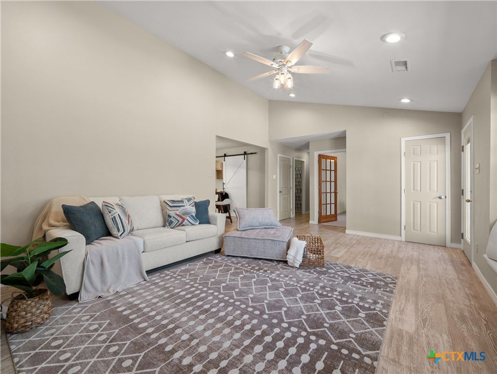 Photo of 504 Oak Grove Road, San Marcos, TX 78666 (MLS # 594590)