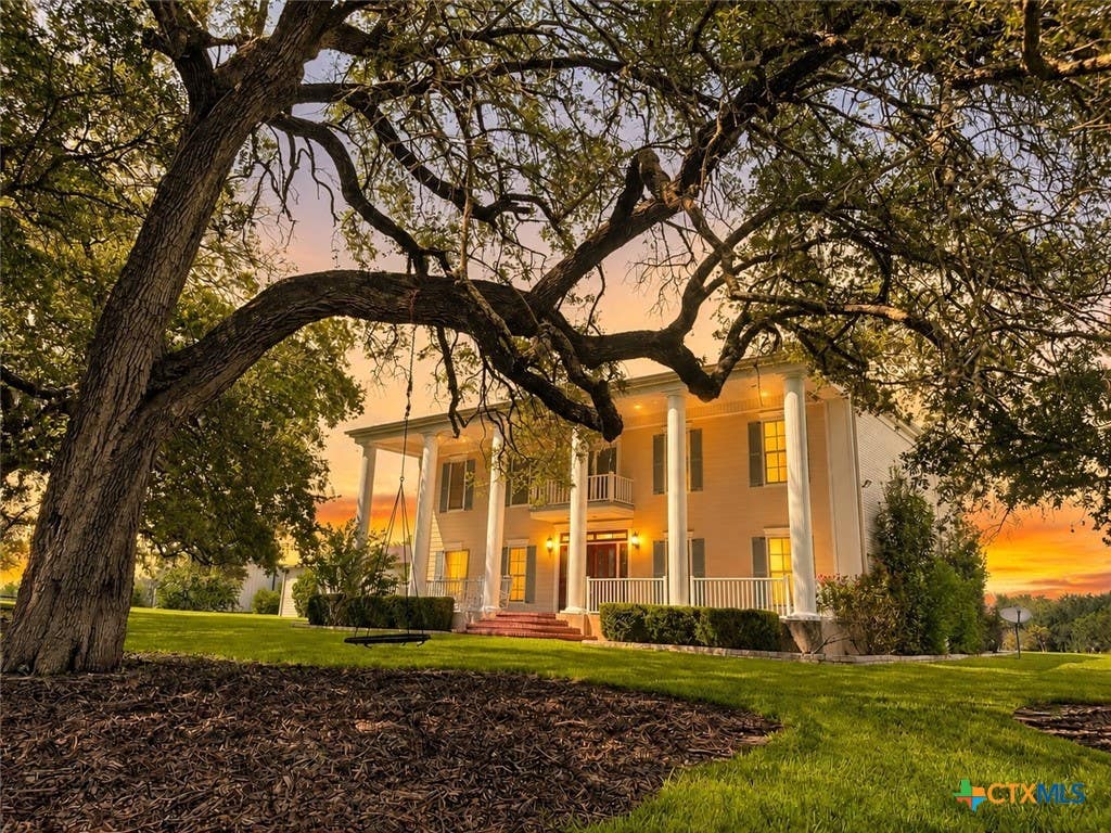 Photo of 10299 Paddy Hamilton Road, Belton, TX 76513 (MLS # 622480)