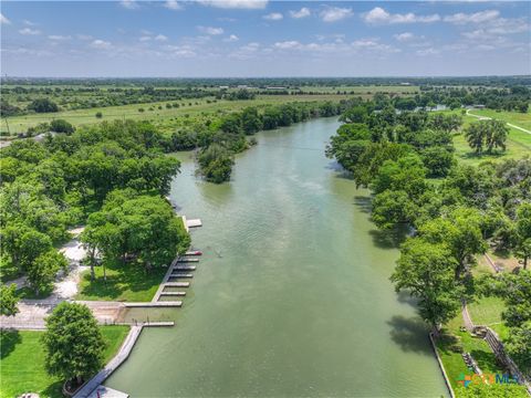 Photo of 917 Rio Verde, New Braunfels, TX 78130 (MLS # 615938)