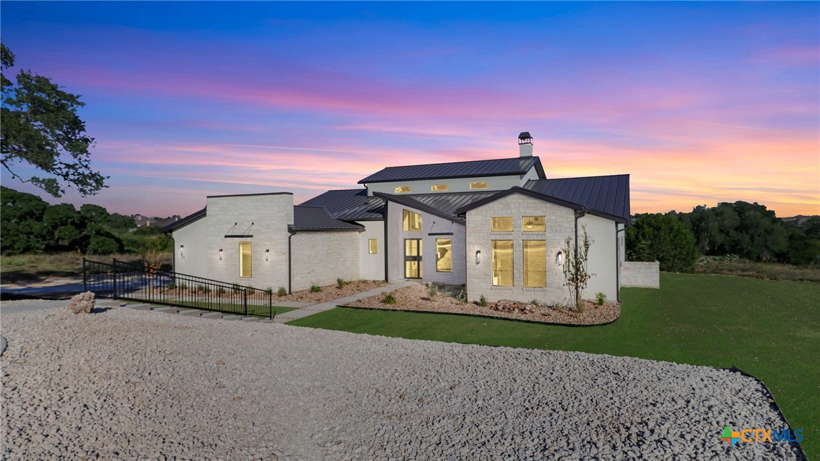 1126 Vintage Way