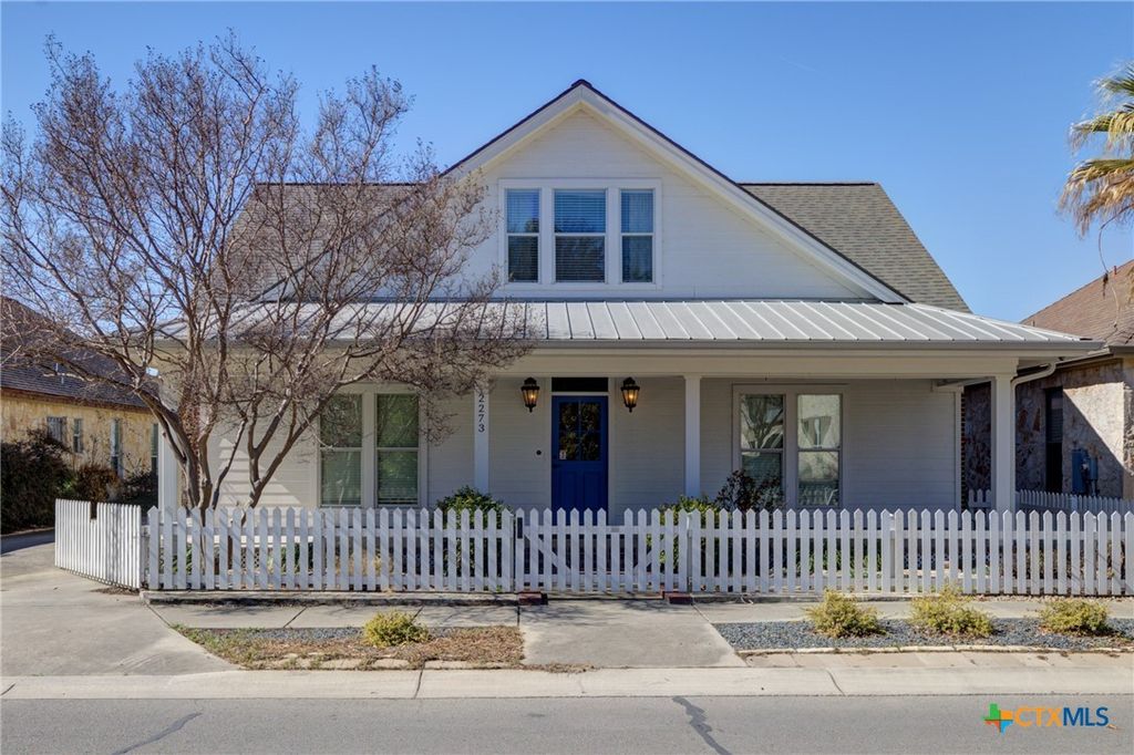 Photo of 2273 Gruene Lake Drive, New Braunfels, TX 78130 (MLS # 605386)