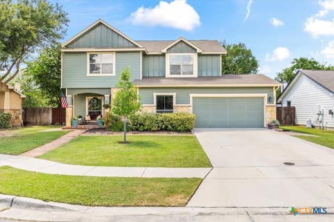 Photo of 805 Madison Avenue, New Braunfels, TX 78130 (MLS # 619279)