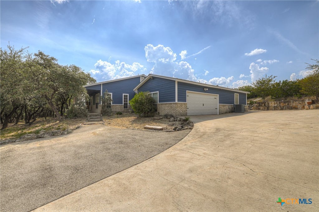 Photo of 2131 Fm 484, Canyon Lake, TX 78133 (MLS # 626325)