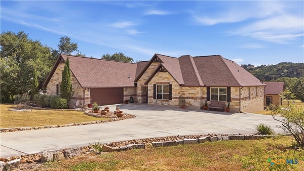 545 MYSTIC SHORES BLVD, SPRING BRANCH, TX 78070 - Image b8d42f5d1a69f4bdeb09a3c2913480ef/3812041675
