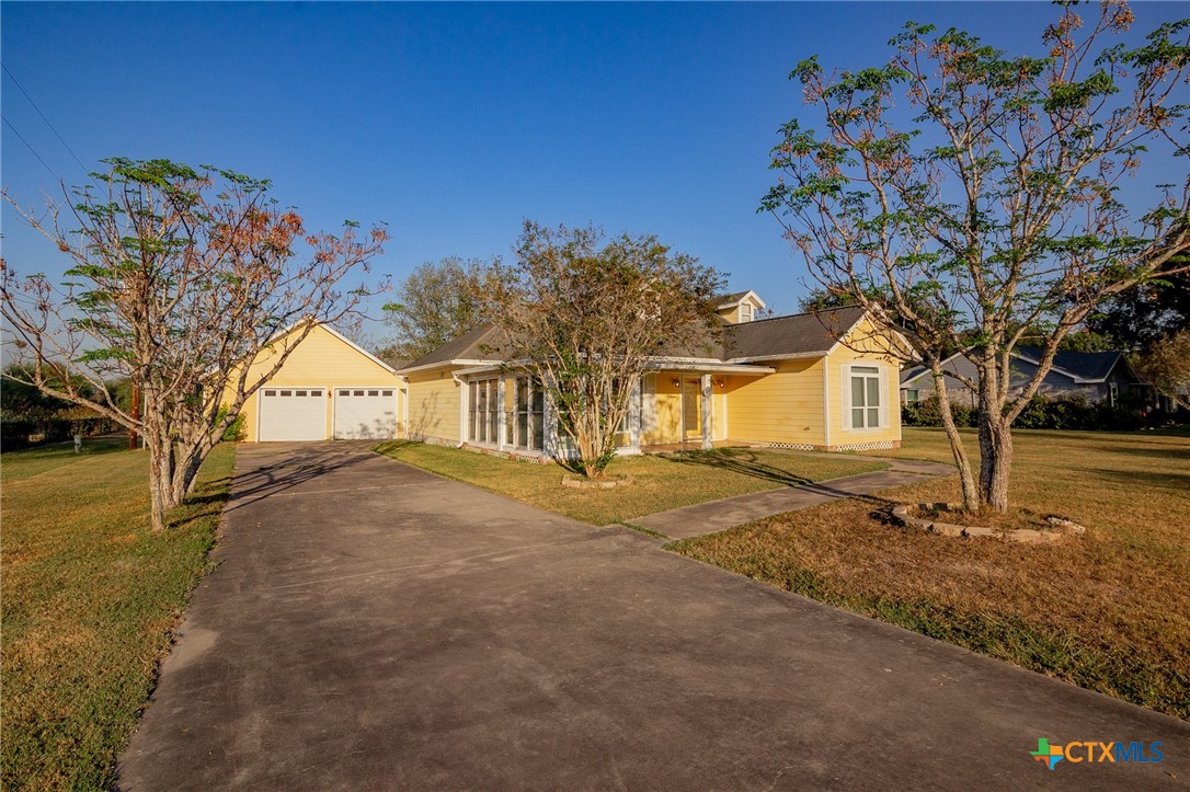 49 Lakeplace Street