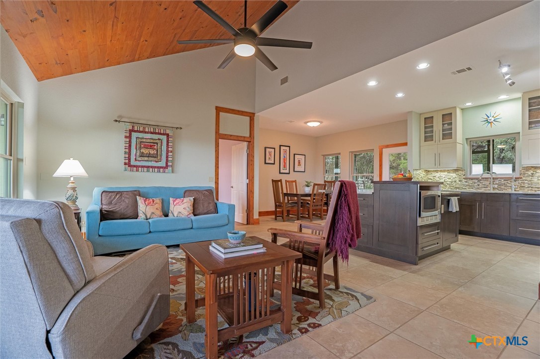 765 Skyline Ridge Lookout