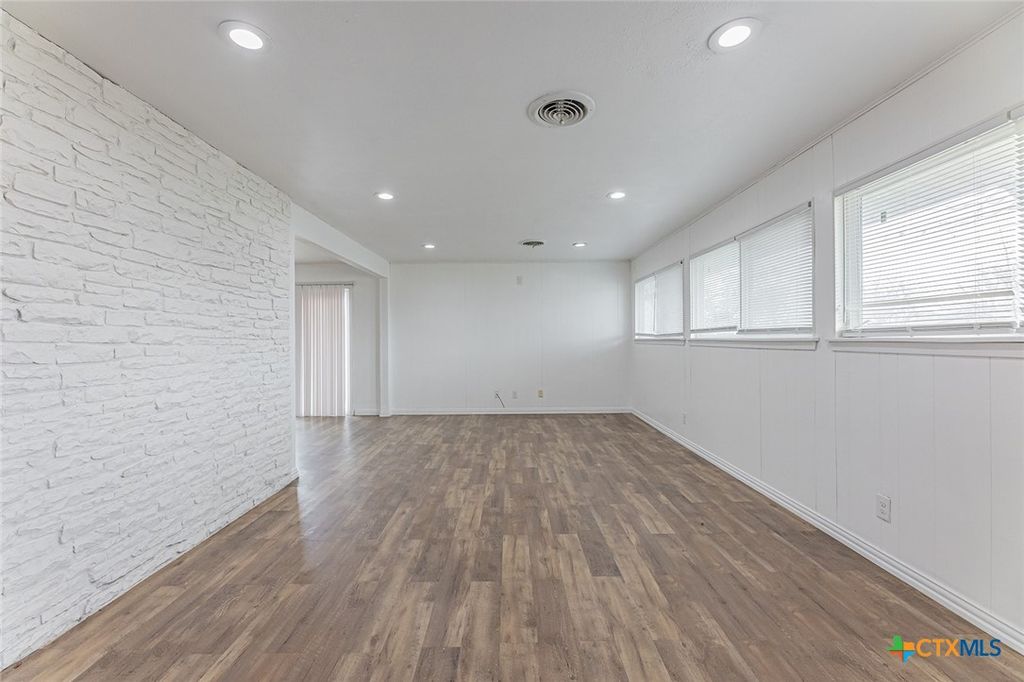 Photo of 1129 Chippendale Drive, Killeen, TX 76549 (MLS # 610982)