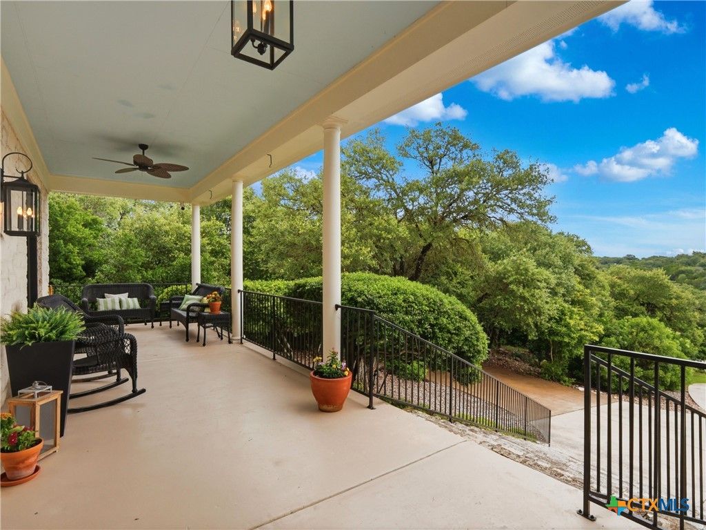 Photo of 173 Falling Hills, New Braunfels, TX 78132 (MLS # 615998)