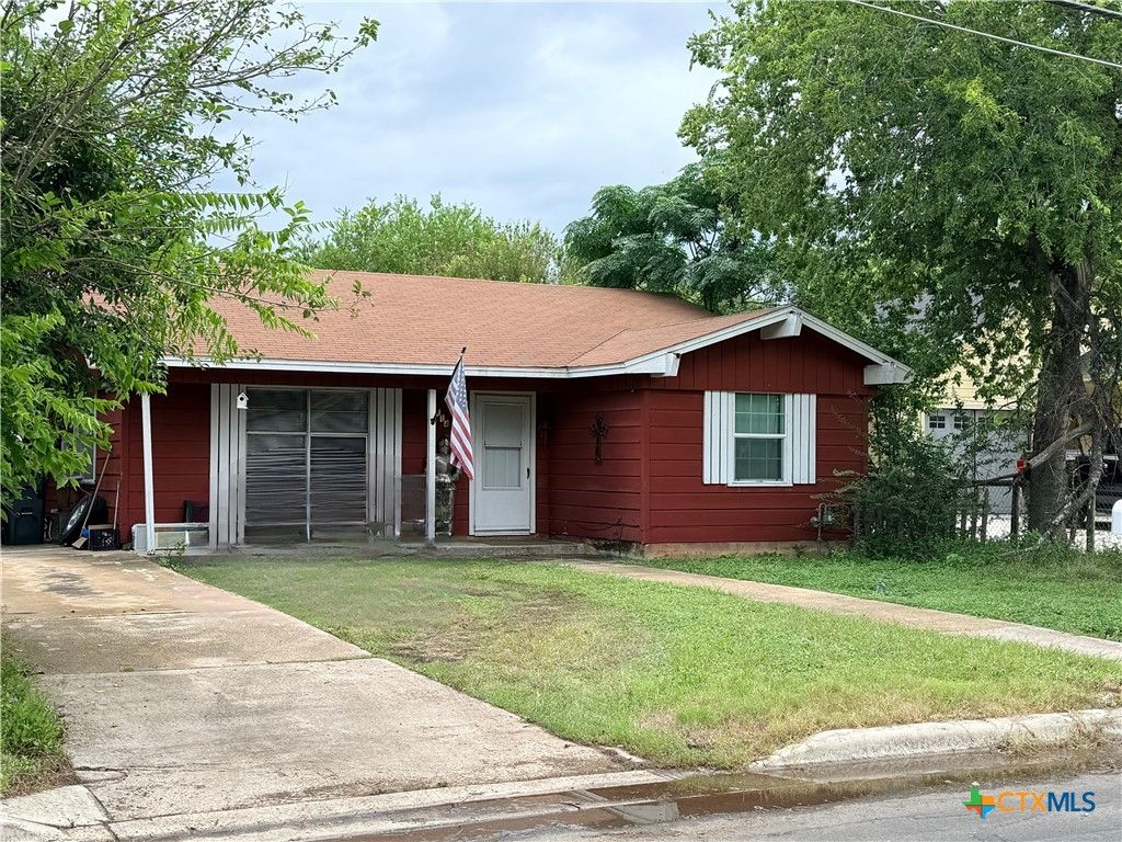 Photo of 1114 Reyes Street, San Marcos, TX 78666 (MLS # 620111)