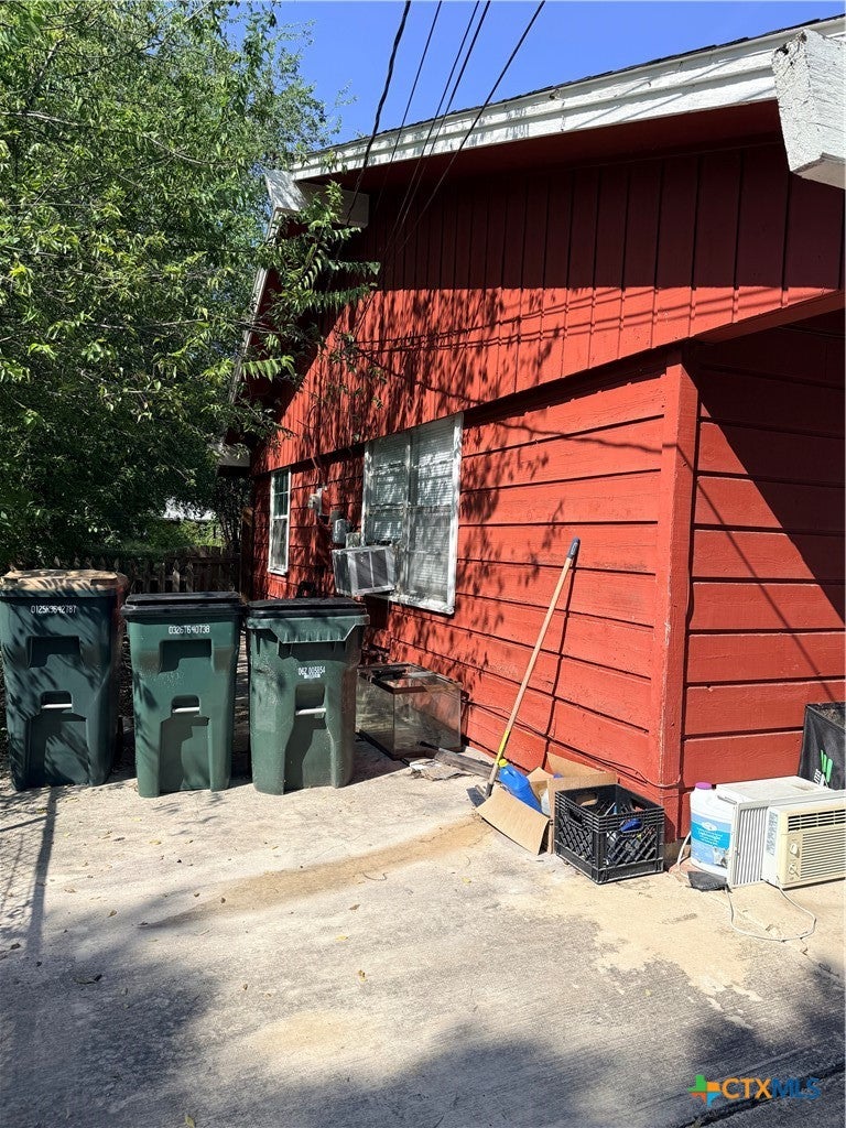 Photo of 1114 Reyes Street, San Marcos, TX 78666 (MLS # 620111)