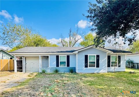Photo of 1608 Sam Houston Drive, Victoria, TX 77901 (MLS # 598291)