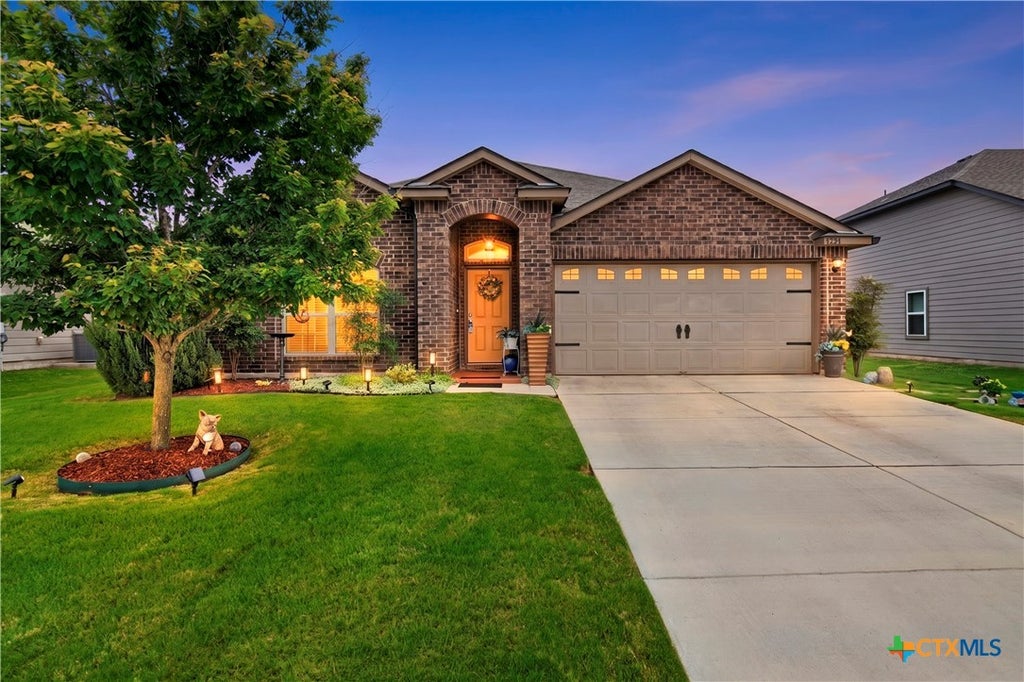 Photo of 1321 W Nolte Farms Road, Seguin, TX 78155 (MLS # 605593)