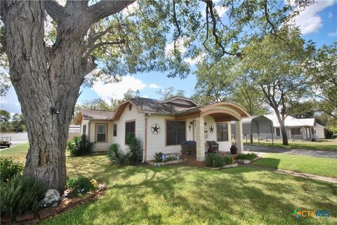Photo of 302 S Main Street, Schulenburg, TX 78956 (MLS # 595409)
