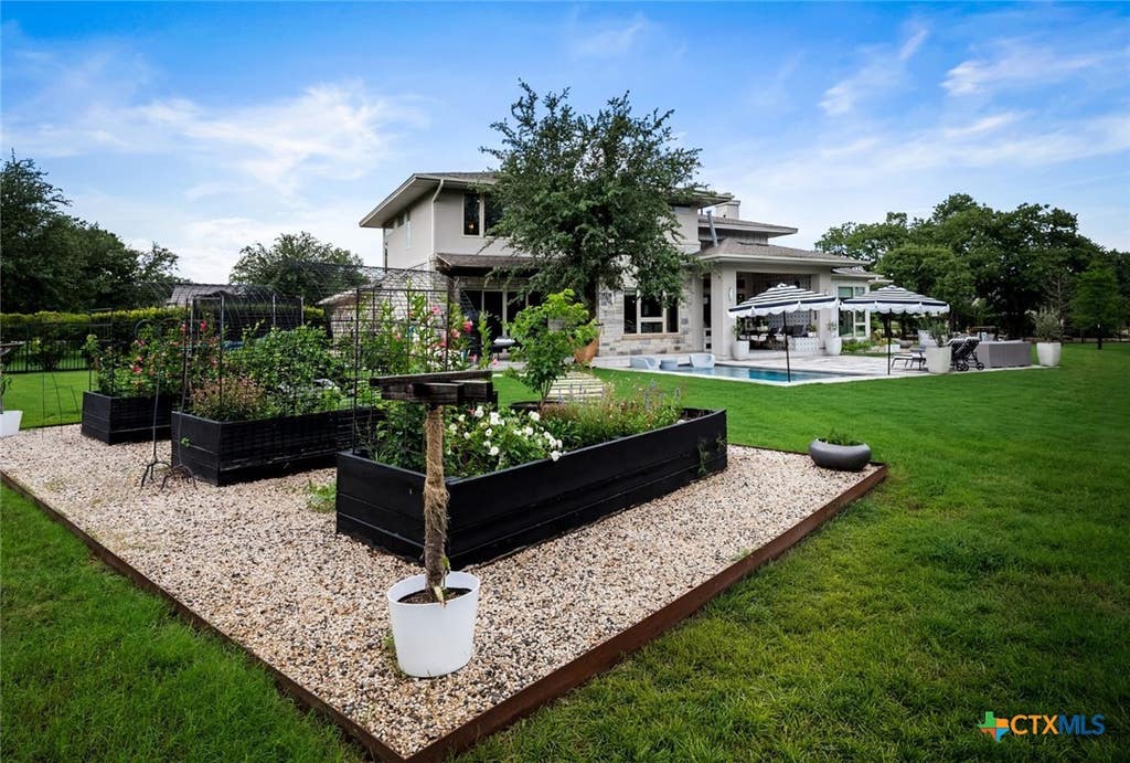 Photo of 495 Bunker Ranch Boulevard, Dripping Springs, TX 78620 (MLS # 621649)