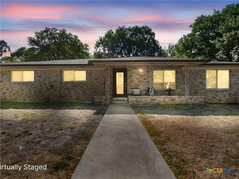 Photo of 2 Ridge Drive, New Braunfels, TX 78130 (MLS # 594681)
