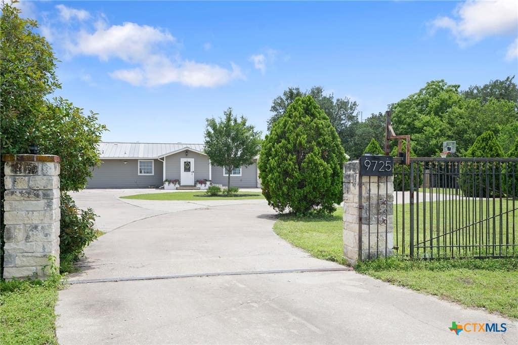 Photo of 9725 Bock Road, Buda, TX 78610 (MLS # 616380)