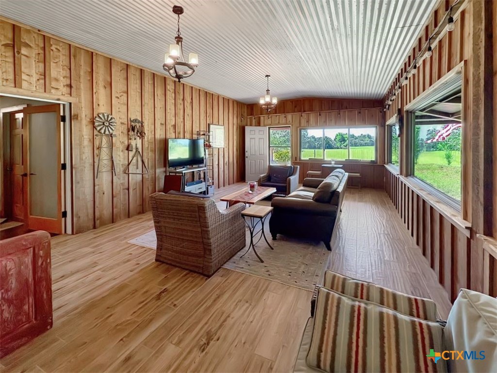 1786 County Road 348 Loop