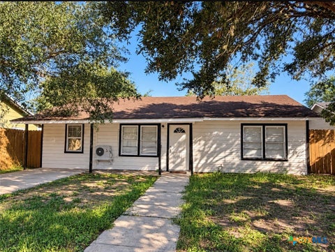 Photo of 205 E Johnson ST, Cuero, TX 77954 (MLS # 627405)