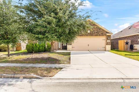 Photo of 330 Callalily, New Braunfels, TX 78132 (MLS # 622714)
