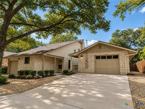 Photo of 105 Blanco Street, San Marcos, TX 78666 (MLS # 626125)