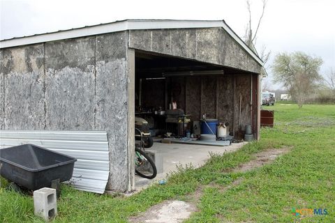 A home in Luling