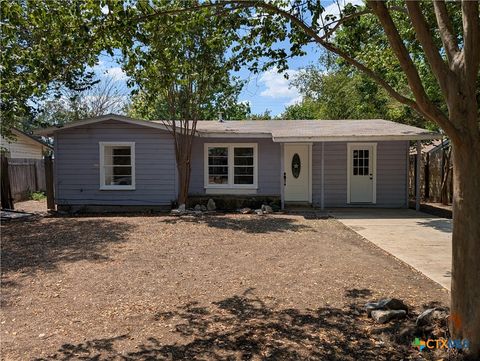 Photo of 912 Sycamore Street, San Marcos, TX 78666 (MLS # 594161)