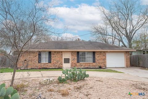 Photo of 1114 Woodlawn Street, Lockhart, TX 78644 (MLS # 601321)