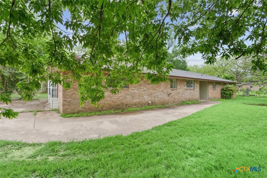 Photo of 4912 S Pea Ridge Road, Temple, TX 76502 (MLS # 610076)