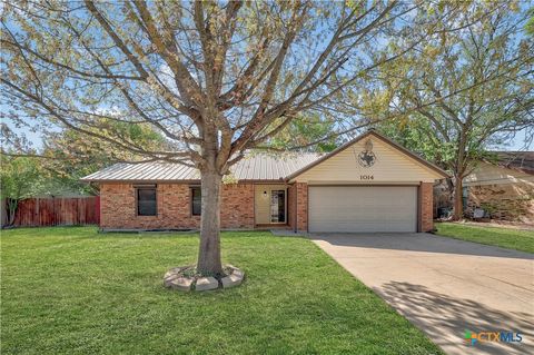 Photo of 1014 N 4th Street, Copperas Cove, TX 76522 (MLS # 608352)