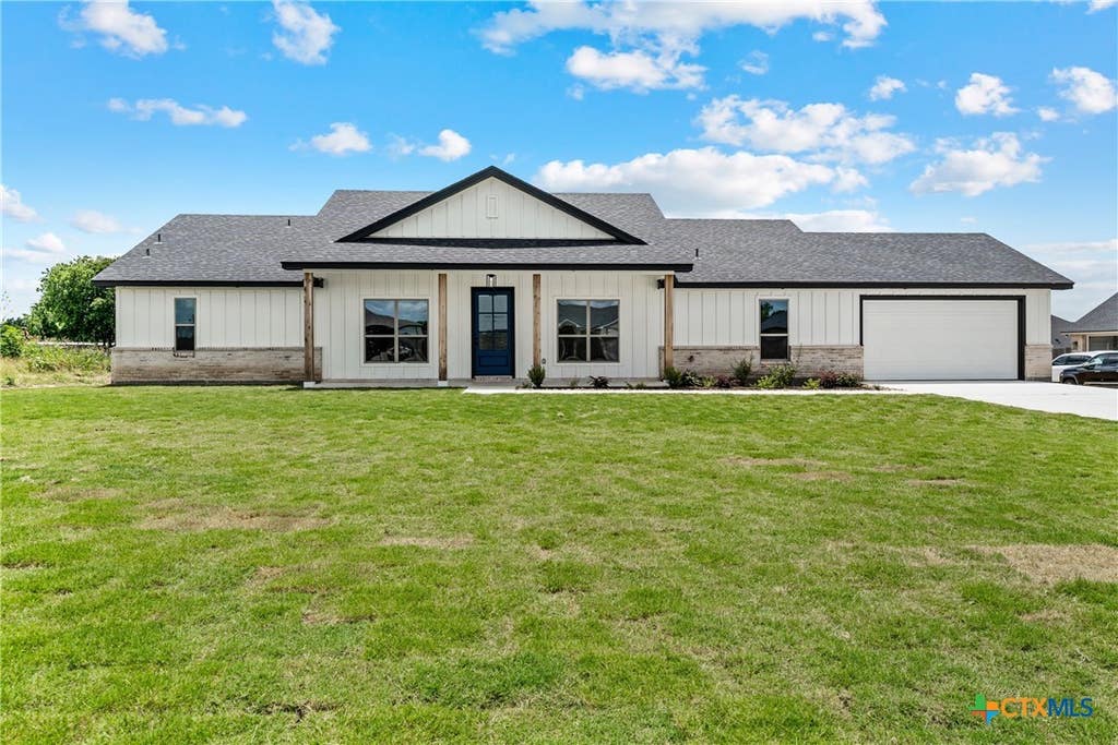 Photo of 138 Dana Point Road, Lorena, TX 76655 (MLS # 616658)
