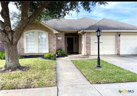 Photo of 117 Tradewind Drive, Victoria, TX 77904 (MLS # 612551)
