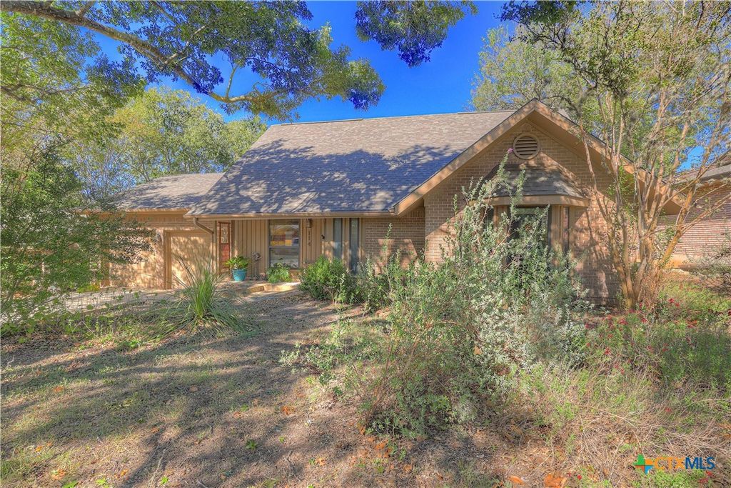 Photo of 114 Algarita Street, San Marcos, TX 78666 (MLS # 596881)