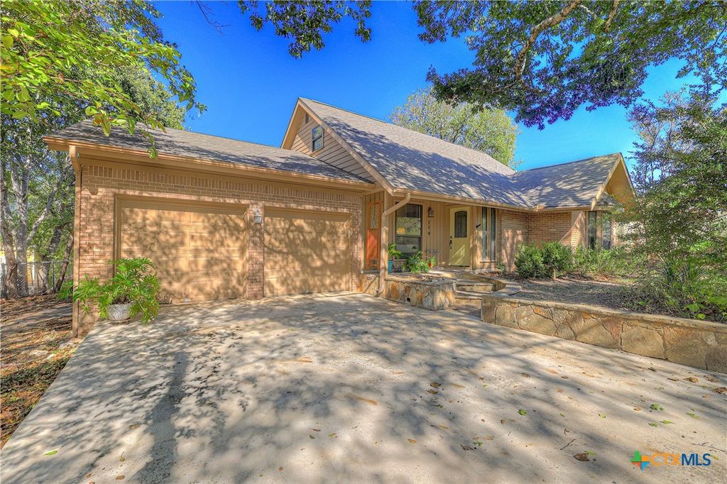 Photo of 114 Algarita Street, San Marcos, TX 78666 (MLS # 596881)