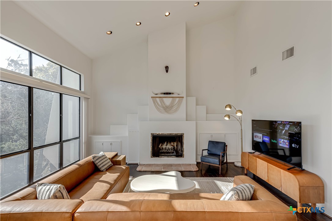 2701 Hillside Circle