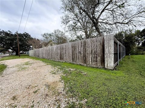 A home in El Campo