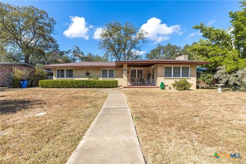 920 N River Street Seguin TX 78155