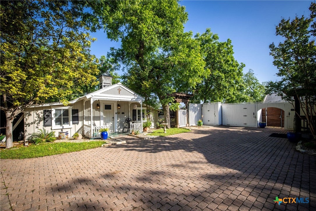 168 E Zink Street