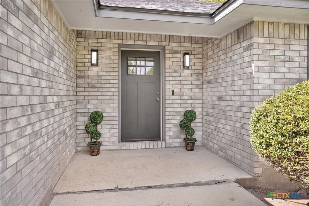Photo of 1906 Round Table, New Braunfels, TX 78130 (MLS # 609153)