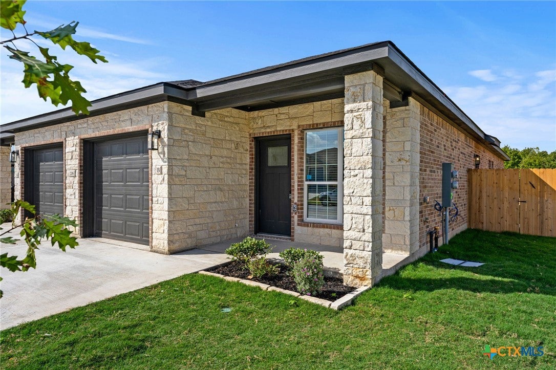 206 Dolphin Drive