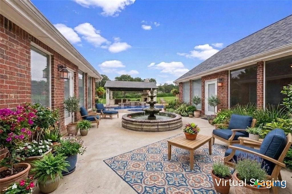 Photo of 71 Horseshoe Trail, New Braunfels, TX 78130 (MLS # 613293)